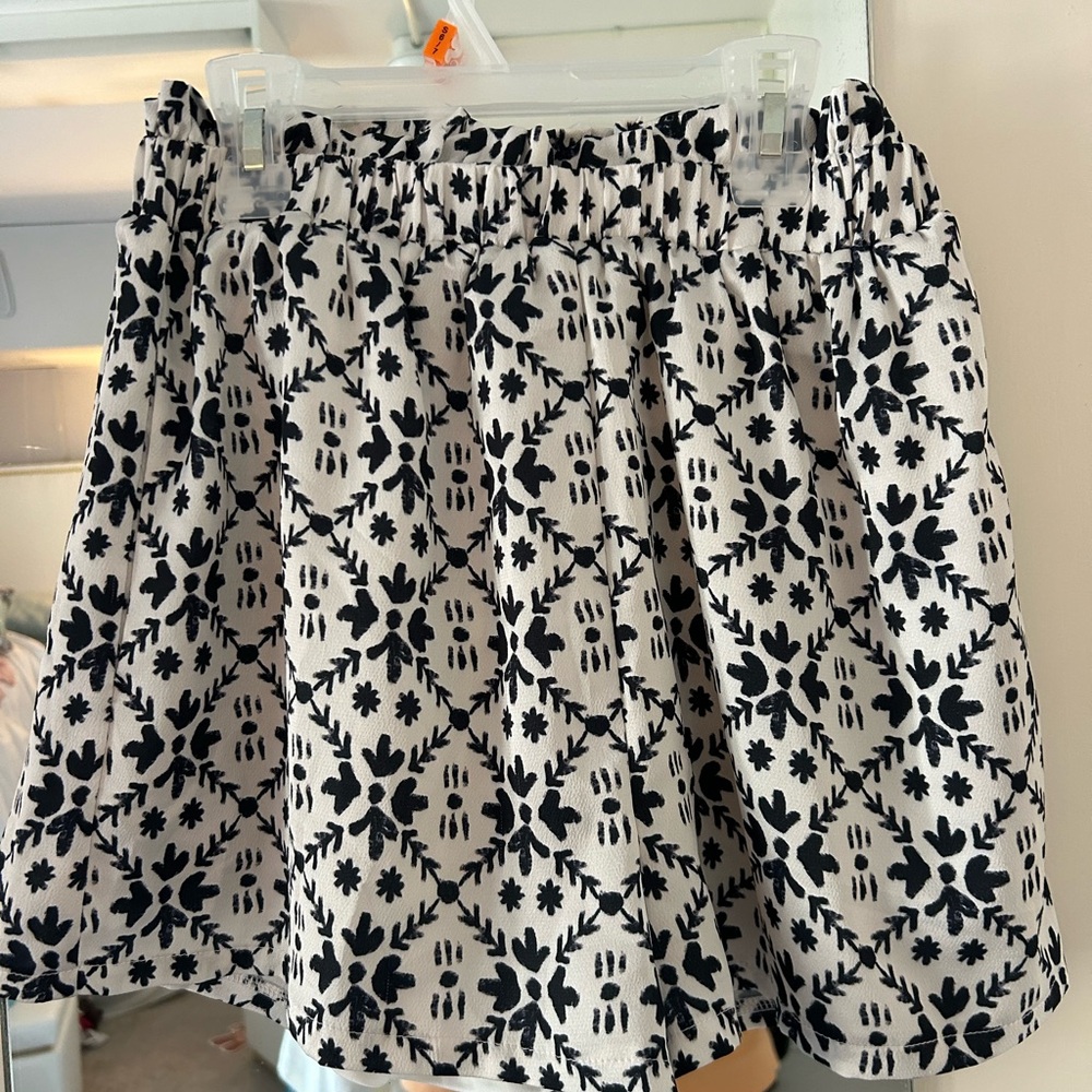 Black and White Patterned Women's Skirt